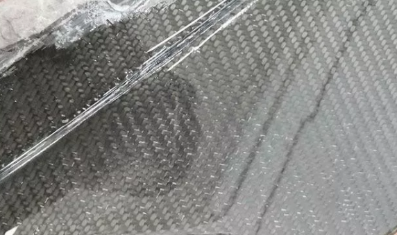 碳纤维制品表面出现破损的修复方法