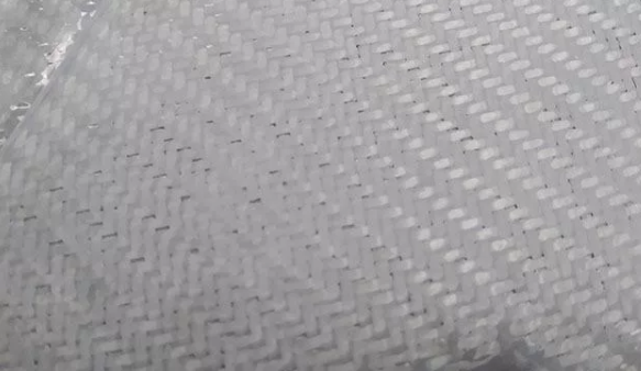 碳纤维制品表面出现破损的修复方法